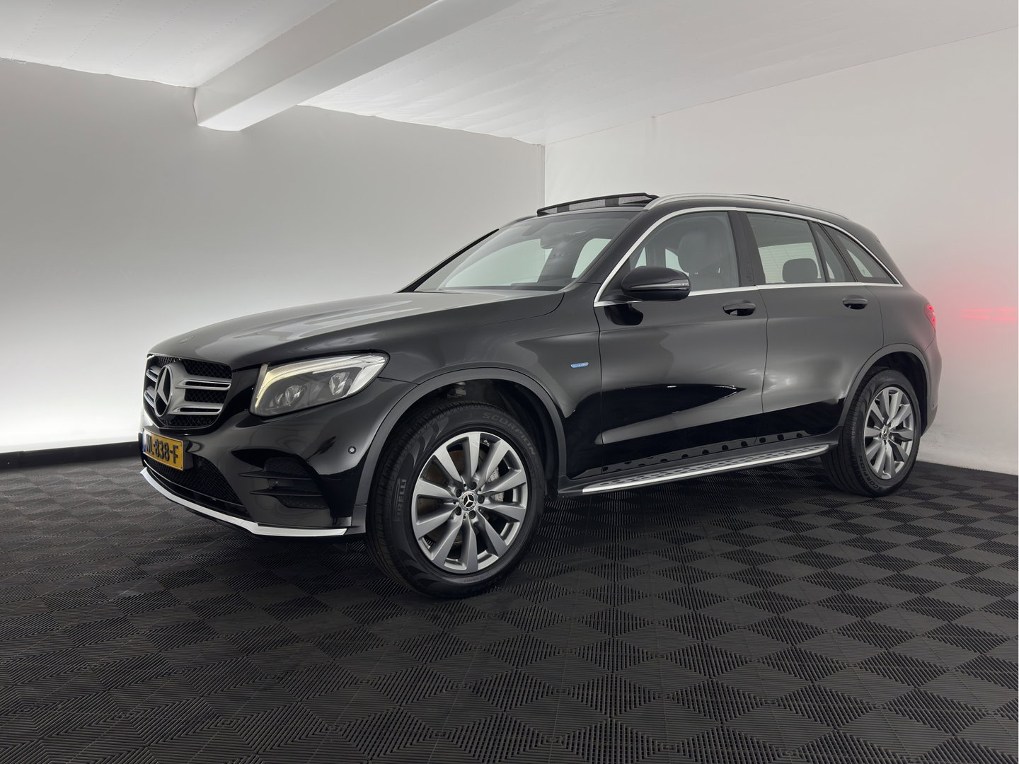 Mercedes-Benz GLC 350e 4MATIC Ambition Aut. *PANO | LEATHER-MICROFIBRE | FULL-LED | NAVI-FULLMAP | CAMERA | BLINDSPOT | HEATED-SPORTSEATS | SHIFTPADDLES | ECC | PDC | CRUISE | 19''ALU*