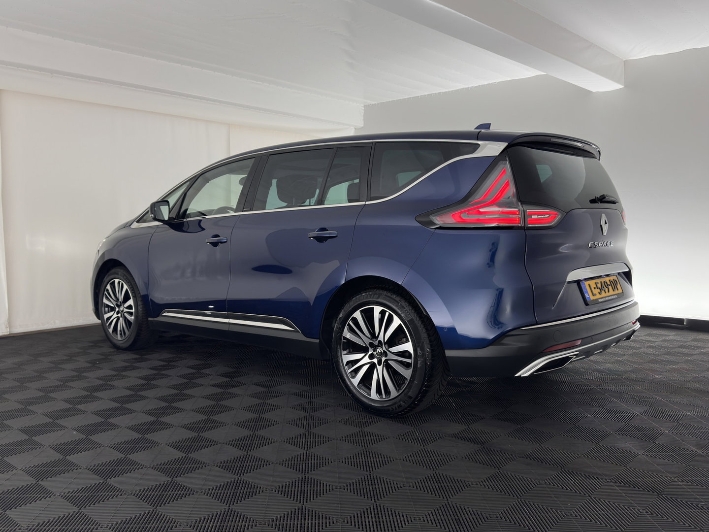 Renault Espace 2.0 Blue dCi Initiale Paris [ 7-Pers. ] Aut. *PANO | HEAD-UP | LEATHER |  ADAPTIVE-CRUISE | FULL-LED | CAMERA | KEYLESS | HEATED-COMFORTSEATS | PRIVACY-GLASS | ECC | PDC | AMBIENT-LIGHT | 19''ALU*