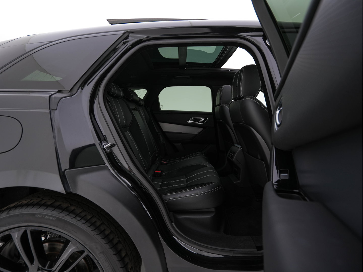 Land Rover Range Rover Velar 3.0 D300 R-Dynamic SE (INCL.BTW) Aut. *PANO | HEAD-UP | LEATHER-FABRIC | FULL-LED | MEMORY-PACK | BLIND-SPOT | DIGI-COCKPIT | CAMERA | KEYLESS | HEATED-COMFORTSEATS | PRIVACY-GLASS | SHIFTPADDLES | 22"ALU*
