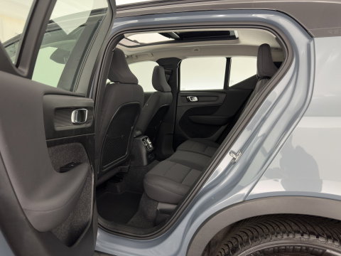 Volvo XC40 1.5 T4 Recharge R-Design Expression {SoH-83%} (Plug-in) (INCL-BTW)  Aut. *PANO | DIGI-COCKPIT | HARMAN/KARDON | BLINDSPOT | KEYLESS | DAB | SPORTSEATS | FULL-LED | NAVI-FULLMAP | CAMERA | ECC | TOWBAR | 18'' ALU*