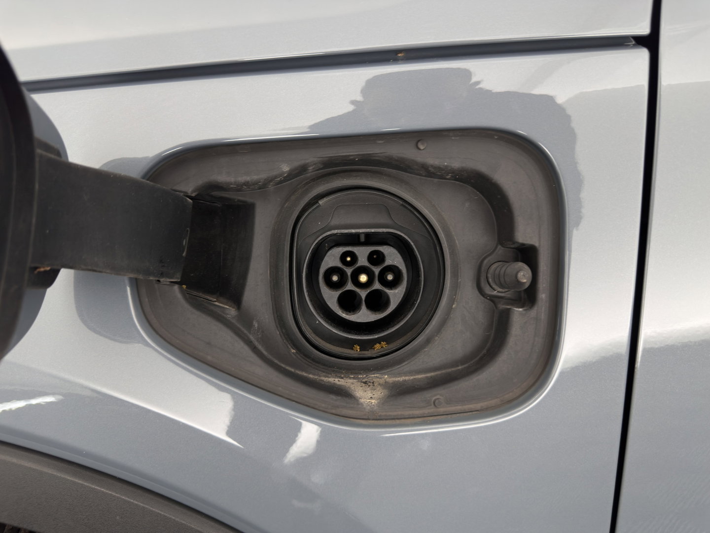 Volvo XC40 1.5 T4 Recharge R-Design Expression {SoH-83%} (Plug-in) (INCL-BTW)  Aut. *PANO | DIGI-COCKPIT | HARMAN/KARDON | BLINDSPOT | KEYLESS | DAB | SPORTSEATS | FULL-LED | NAVI-FULLMAP | CAMERA | ECC | TOWBAR | 18'' ALU*