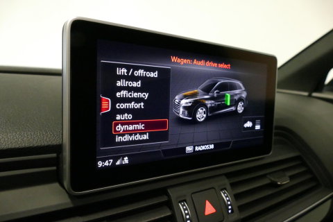 Audi Q5 55 TFSI e S edition / S Line / SQ5 Diffuser / Maxton Design Bodykit V.2 / Luchtvering / Panoramadak / Elektr. verstelbare voorstoelen (links met memory) / Matrix LED / Stoelverwarming / Apple Carplay - Android Auto / 21'' LMV / Dodehoekdetectie / Achterui