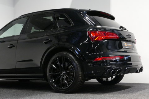 Audi Q5 55 TFSI e S edition / S Line / SQ5 Diffuser / Maxton Design Bodykit V.2 / Luchtvering / Panoramadak / Elektr. verstelbare voorstoelen (links met memory) / Matrix LED / Stoelverwarming / Apple Carplay - Android Auto / 21'' LMV / Dodehoekdetectie / Achterui