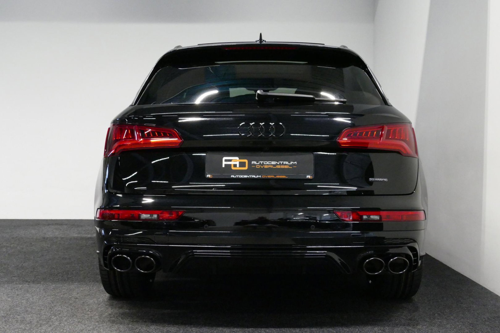 Audi Q5 55 TFSI e S edition / S Line / SQ5 Diffuser / Maxton Design Bodykit V.2 / Luchtvering / Panoramadak / Elektr. verstelbare voorstoelen (links met memory) / Matrix LED / Stoelverwarming / Apple Carplay - Android Auto / 21'' LMV / Dodehoekdetectie / Achterui