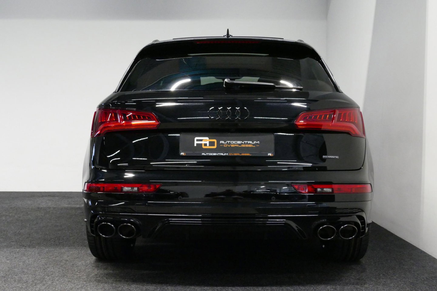 Audi Q5 55 TFSI e S edition / S Line / SQ5 Diffuser / Maxton Design Bodykit V.2 / Luchtvering / Panoramadak / Elektr. verstelbare voorstoelen (links met memory) / Matrix LED / Stoelverwarming / Apple Carplay - Android Auto / 21'' LMV / Dodehoekdetectie / Achterui