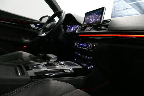 Audi Q5 55 TFSI e S edition / S Line / SQ5 Diffuser / Maxton Design Bodykit V.2 / Luchtvering / Panoramadak / Elektr. verstelbare voorstoelen (links met memory) / Matrix LED / Stoelverwarming / Apple Carplay - Android Auto / 21'' LMV / Dodehoekdetectie / Achterui