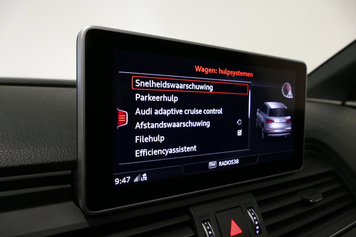 Audi Q5 55 TFSI e S edition / S Line / SQ5 Diffuser / Maxton Design Bodykit V.2 / Luchtvering / Panoramadak / Elektr. verstelbare voorstoelen (links met memory) / Matrix LED / Stoelverwarming / Apple Carplay - Android Auto / 21'' LMV / Dodehoekdetectie / Achterui