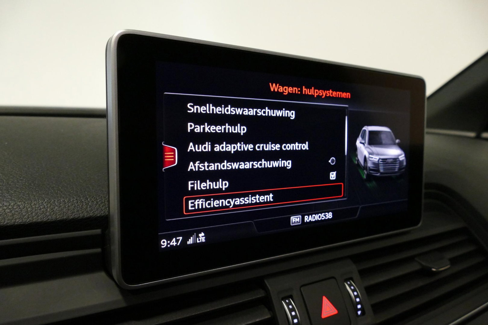 Audi Q5 55 TFSI e S edition / S Line / SQ5 Diffuser / Maxton Design Bodykit V.2 / Luchtvering / Panoramadak / Elektr. verstelbare voorstoelen (links met memory) / Matrix LED / Stoelverwarming / Apple Carplay - Android Auto / 21'' LMV / Dodehoekdetectie / Achterui