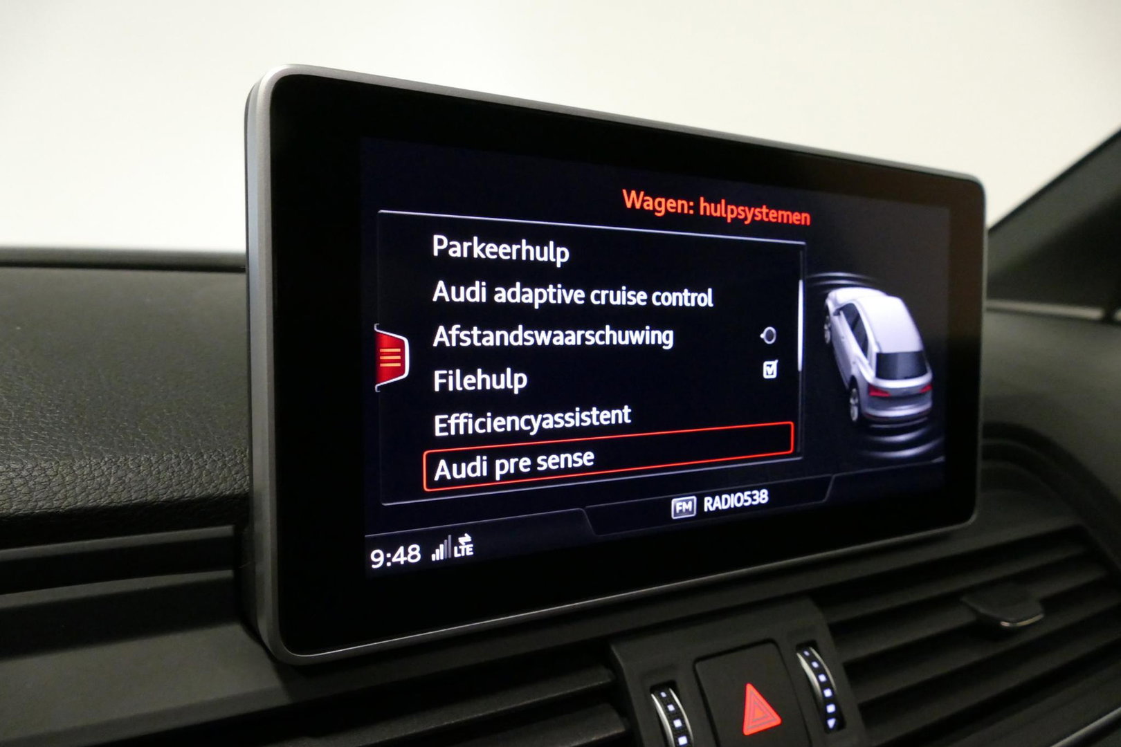 Audi Q5 55 TFSI e S edition / S Line / SQ5 Diffuser / Maxton Design Bodykit V.2 / Luchtvering / Panoramadak / Elektr. verstelbare voorstoelen (links met memory) / Matrix LED / Stoelverwarming / Apple Carplay - Android Auto / 21'' LMV / Dodehoekdetectie / Achterui