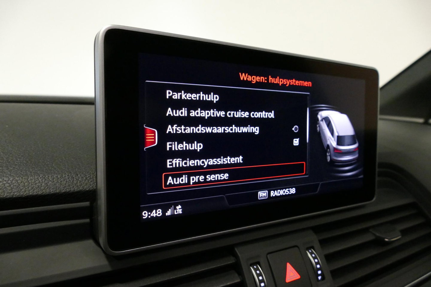 Audi Q5 55 TFSI e S edition / S Line / SQ5 Diffuser / Maxton Design Bodykit V.2 / Luchtvering / Panoramadak / Elektr. verstelbare voorstoelen (links met memory) / Matrix LED / Stoelverwarming / Apple Carplay - Android Auto / 21'' LMV / Dodehoekdetectie / Achterui