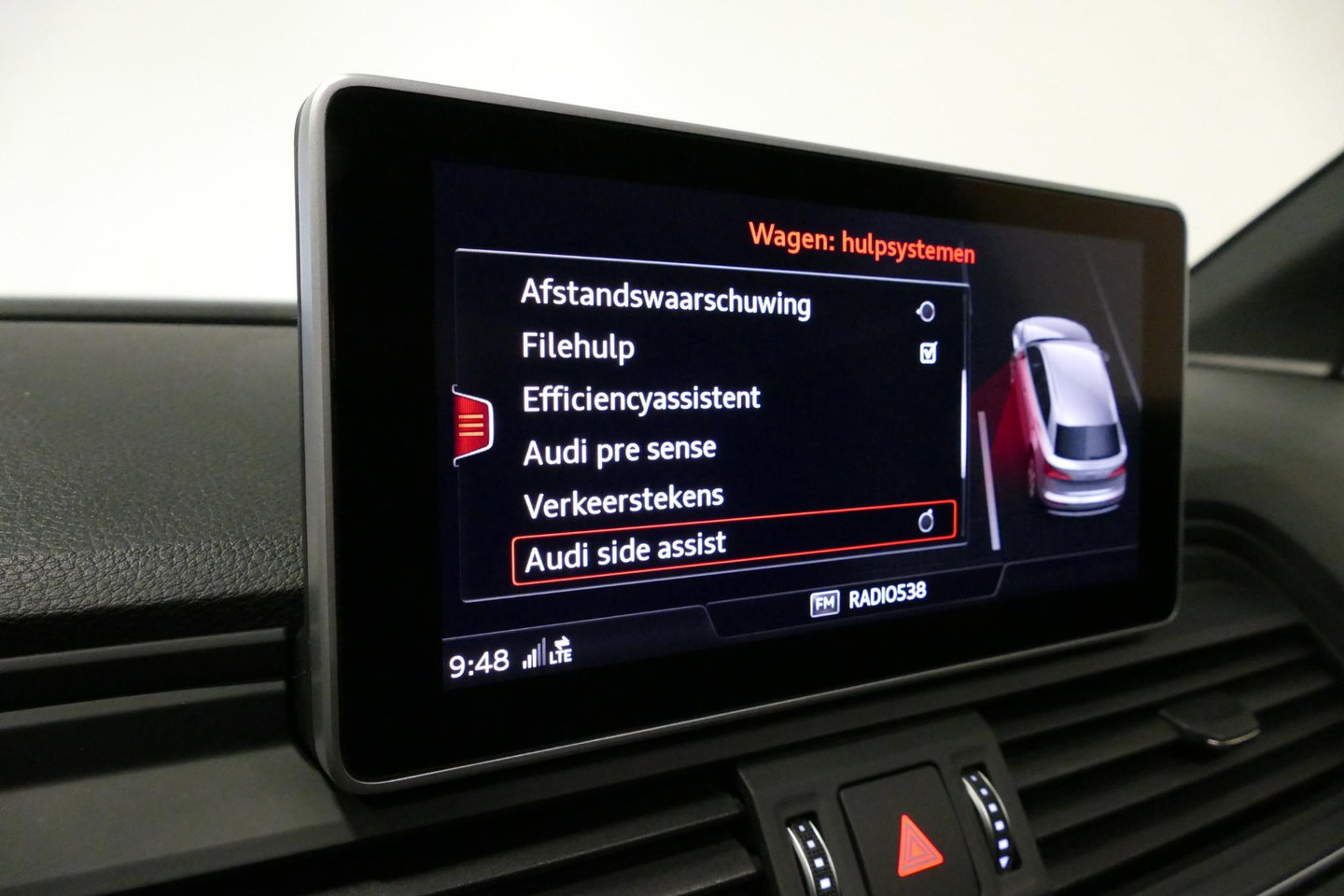 Audi Q5 55 TFSI e S edition / S Line / SQ5 Diffuser / Maxton Design Bodykit V.2 / Luchtvering / Panoramadak / Elektr. verstelbare voorstoelen (links met memory) / Matrix LED / Stoelverwarming / Apple Carplay - Android Auto / 21'' LMV / Dodehoekdetectie / Achterui