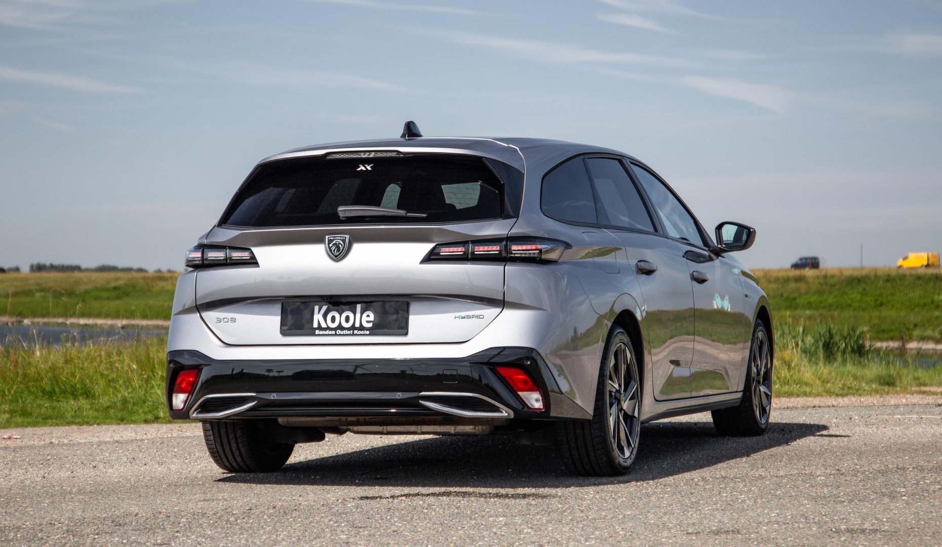 Peugeot 308 1.6 HYbrid 180 Allure Pack Business AIRCO / CRUISE CONTROLE / CARPLAY / PLUG IN HYBRID / STOELVERWARMING