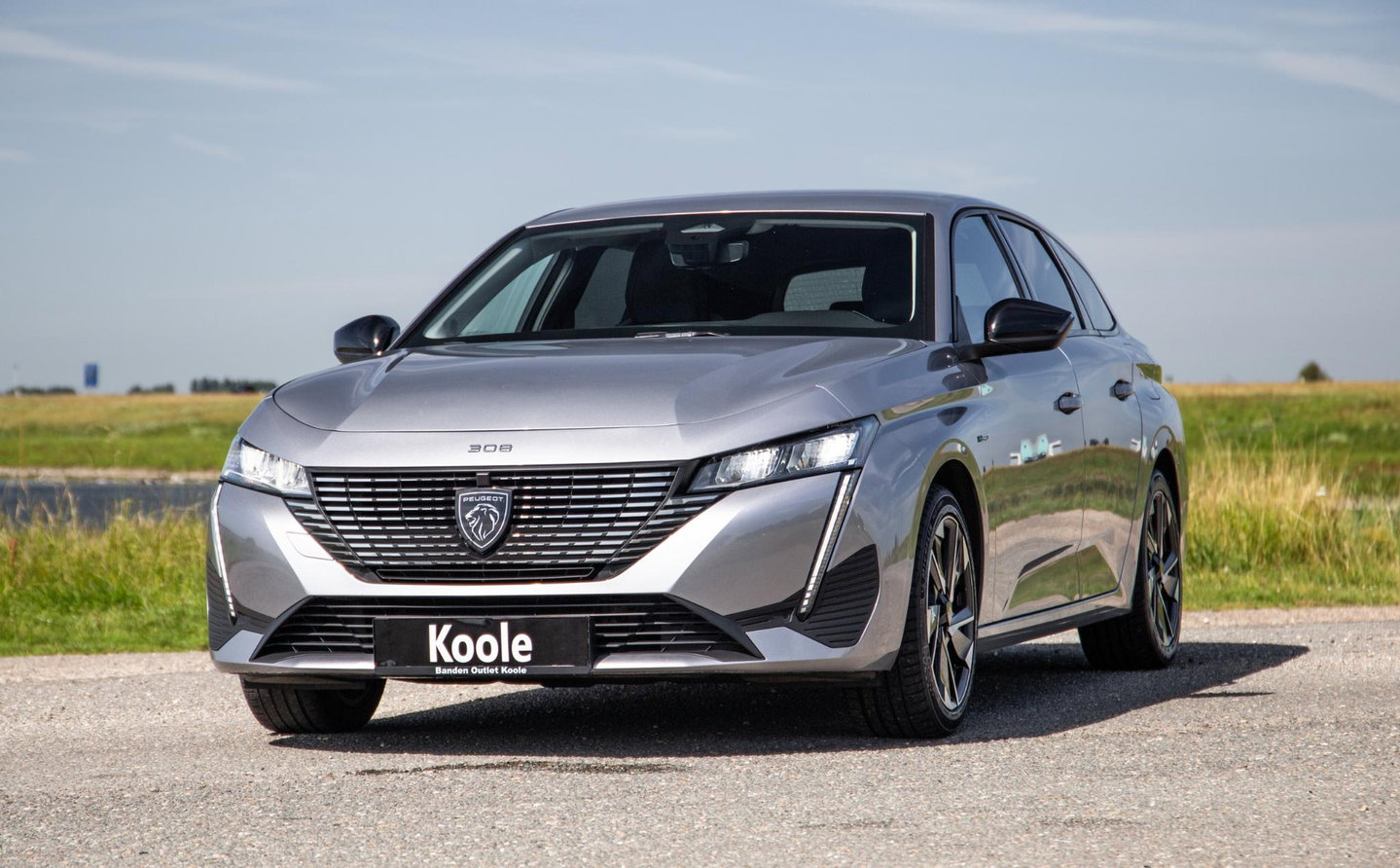 Peugeot 308 1.6 HYbrid 180 Allure Pack Business AIRCO / CRUISE CONTROLE / CARPLAY / PLUG IN HYBRID / STOELVERWARMING