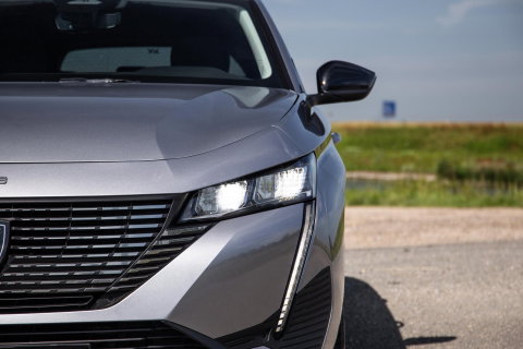 Peugeot 308 1.6 HYbrid 180 Allure Pack Business AIRCO / CRUISE CONTROLE / CARPLAY / PLUG IN HYBRID / STOELVERWARMING