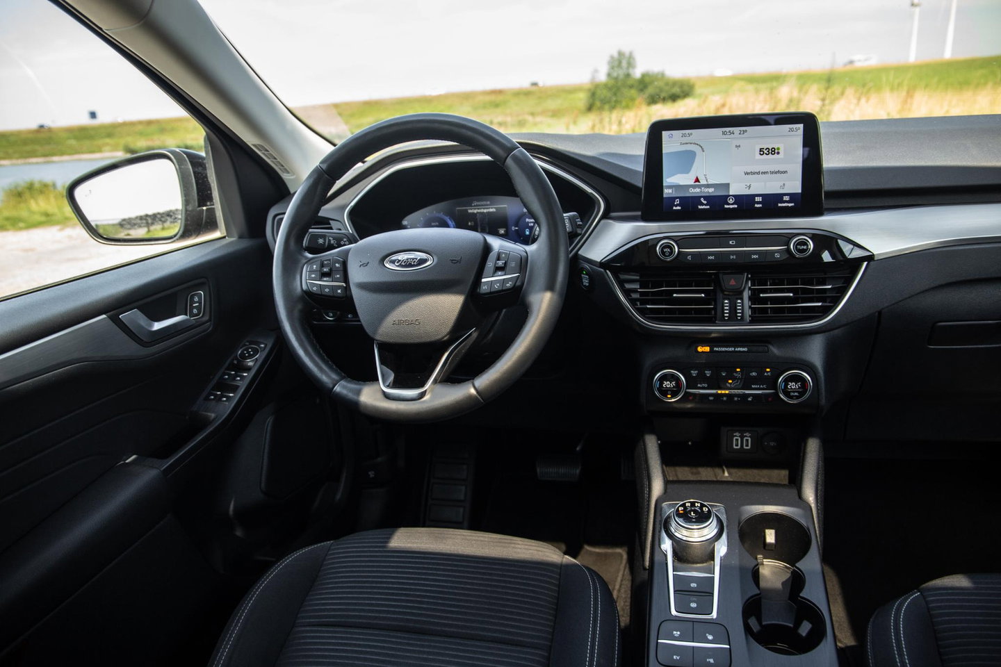Ford Kuga 2.5 PHEV Titanium PANORAMA DAK / CAMERA / CRUISE CONTROLE / STOEL VERWARMING / CARPLAY