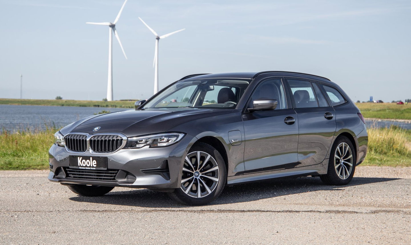 BMW 3 Serie Touring 320e LED / DEALER ONDERHOUDEN / STOELVERWARMING / CAMERA / CARPLAY