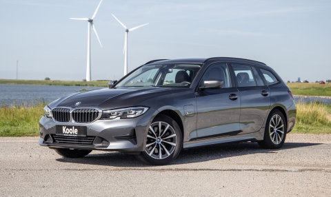 BMW 3 Serie Touring 320e LED / DEALER ONDERHOUDEN / STOELVERWARMING / CAMERA / CARPLAY