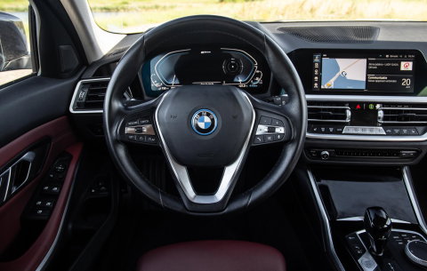 BMW 3 Serie Touring 320e LED / DEALER ONDERHOUDEN / STOELVERWARMING / CAMERA / CARPLAY
