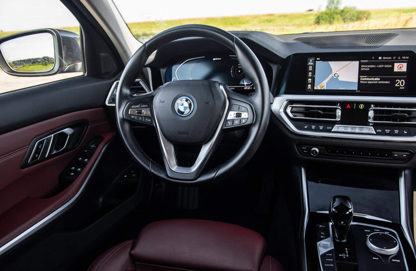 BMW 3 Serie Touring 320e LED / DEALER ONDERHOUDEN / STOELVERWARMING / CAMERA / CARPLAY