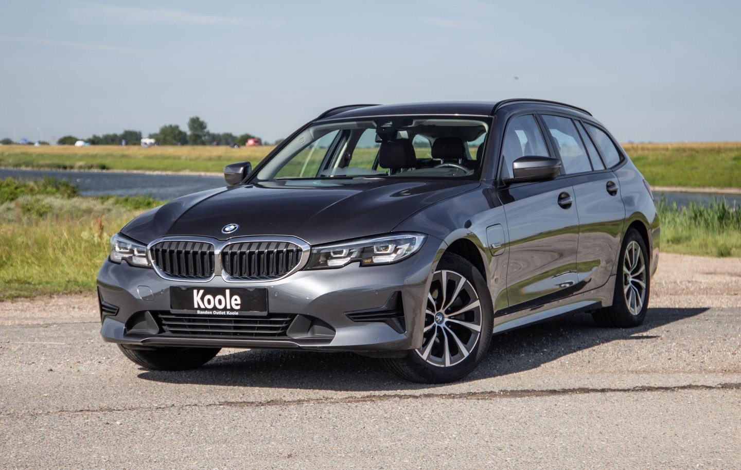 BMW 3 Serie Touring 320e LED / DEALER ONDERHOUDEN / STOELVERWARMING / CAMERA / CARPLAY