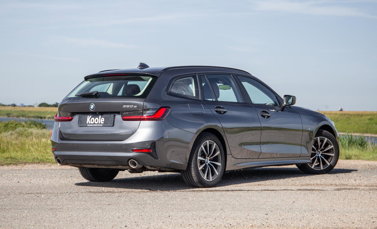 BMW 3 Serie Touring 320e LED / DEALER ONDERHOUDEN / STOELVERWARMING / CAMERA / CARPLAY