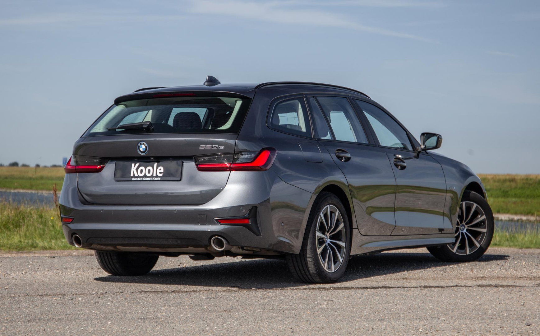 BMW 3 Serie Touring 320e LED / DEALER ONDERHOUDEN / STOELVERWARMING / CAMERA / CARPLAY
