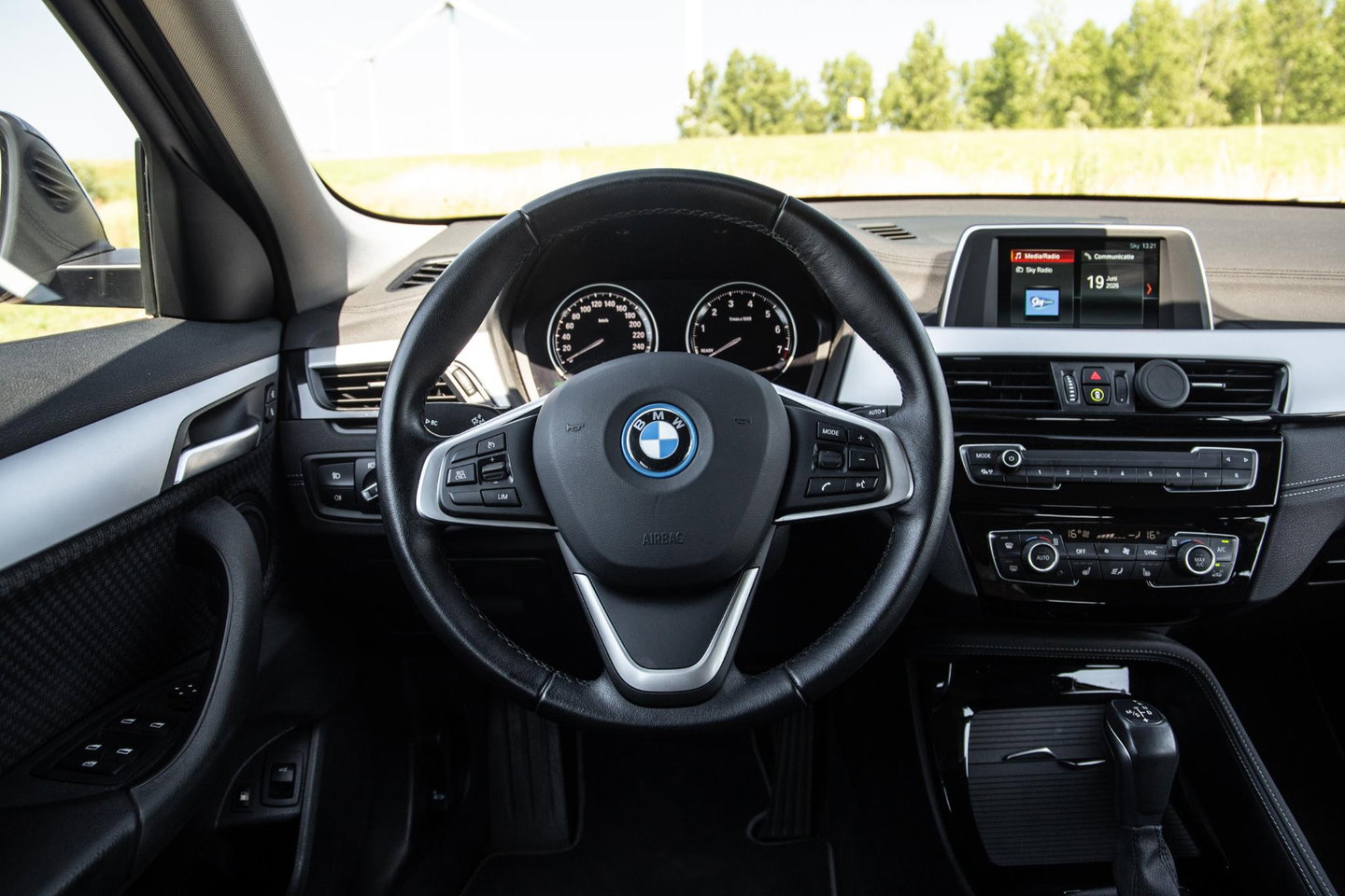 BMW X2 xDrive25e Executive CAMERA / PLUG IN HYBRID / STOELVERWARMING / DEALER ONDERHOUDEN