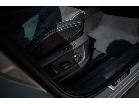 Škoda Kodiaq 2.0 TSI 4x4 Sportline | TREKHAAK | 360 CAMERA | STANDKACHEL | 20"