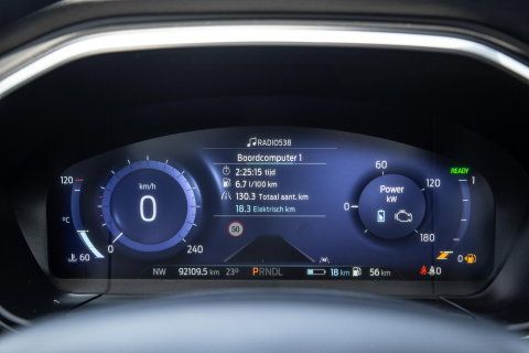 Ford Kuga 2.5 PHEV Titanium PANORAMA DAK / CAMERA / CRUISE CONTROLE / STOEL VERWARMING / CARPLAY
