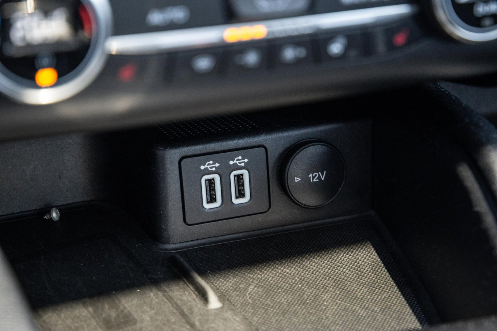 Ford Kuga 2.5 PHEV Titanium PANORAMA DAK / CAMERA / CRUISE CONTROLE / STOEL VERWARMING / CARPLAY