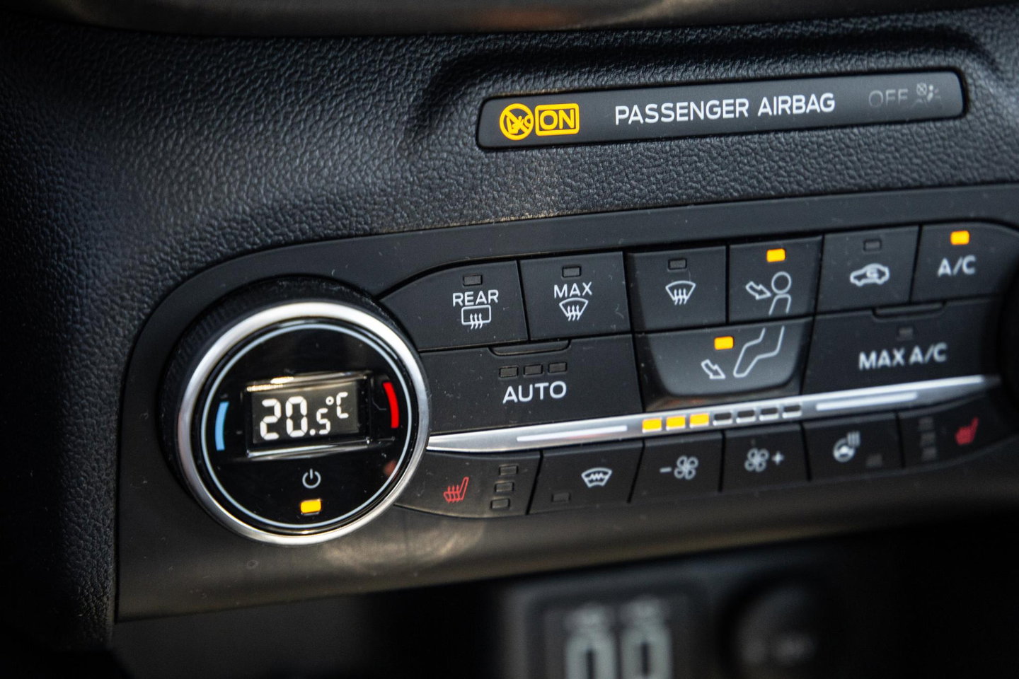 Ford Kuga 2.5 PHEV Titanium PANORAMA DAK / CAMERA / CRUISE CONTROLE / STOEL VERWARMING / CARPLAY