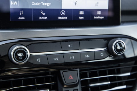 Ford Kuga 2.5 PHEV Titanium PANORAMA DAK / CAMERA / CRUISE CONTROLE / STOEL VERWARMING / CARPLAY