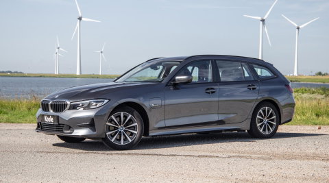 BMW 3 Serie Touring 320e LED / DEALER ONDERHOUDEN / STOELVERWARMING / CAMERA / CARPLAY