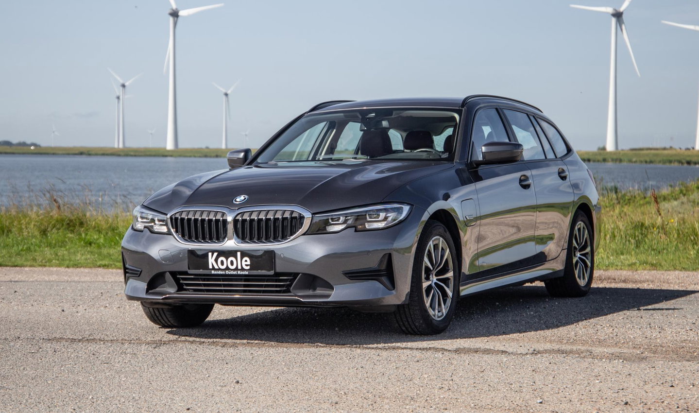 BMW 3 Serie Touring 320e LED / DEALER ONDERHOUDEN / STOELVERWARMING / CAMERA / CARPLAY