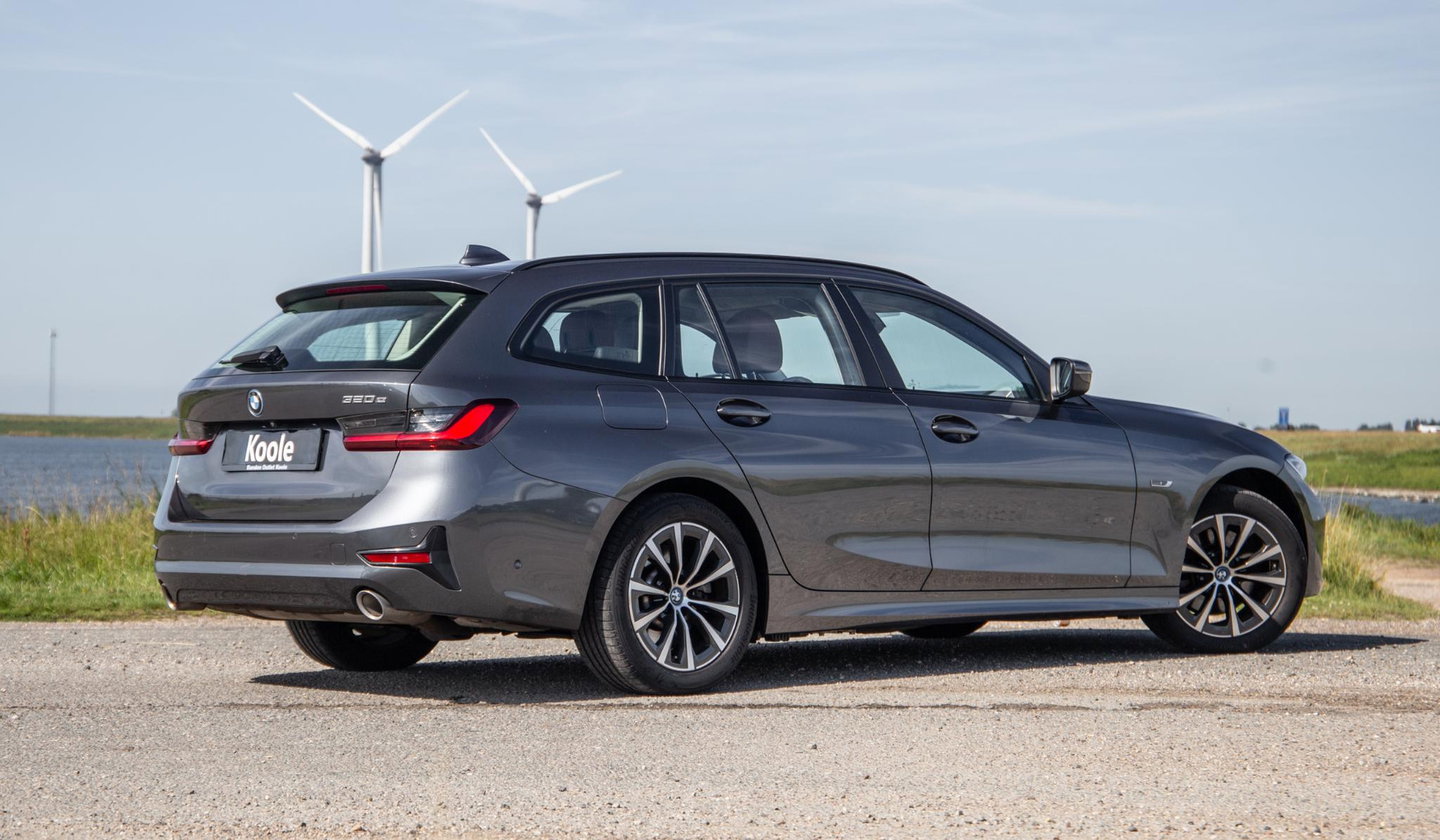 BMW 3 Serie Touring 320e LED / DEALER ONDERHOUDEN / STOELVERWARMING / CAMERA / CARPLAY