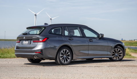 BMW 3 Serie Touring 320e LED / DEALER ONDERHOUDEN / STOELVERWARMING / CAMERA / CARPLAY