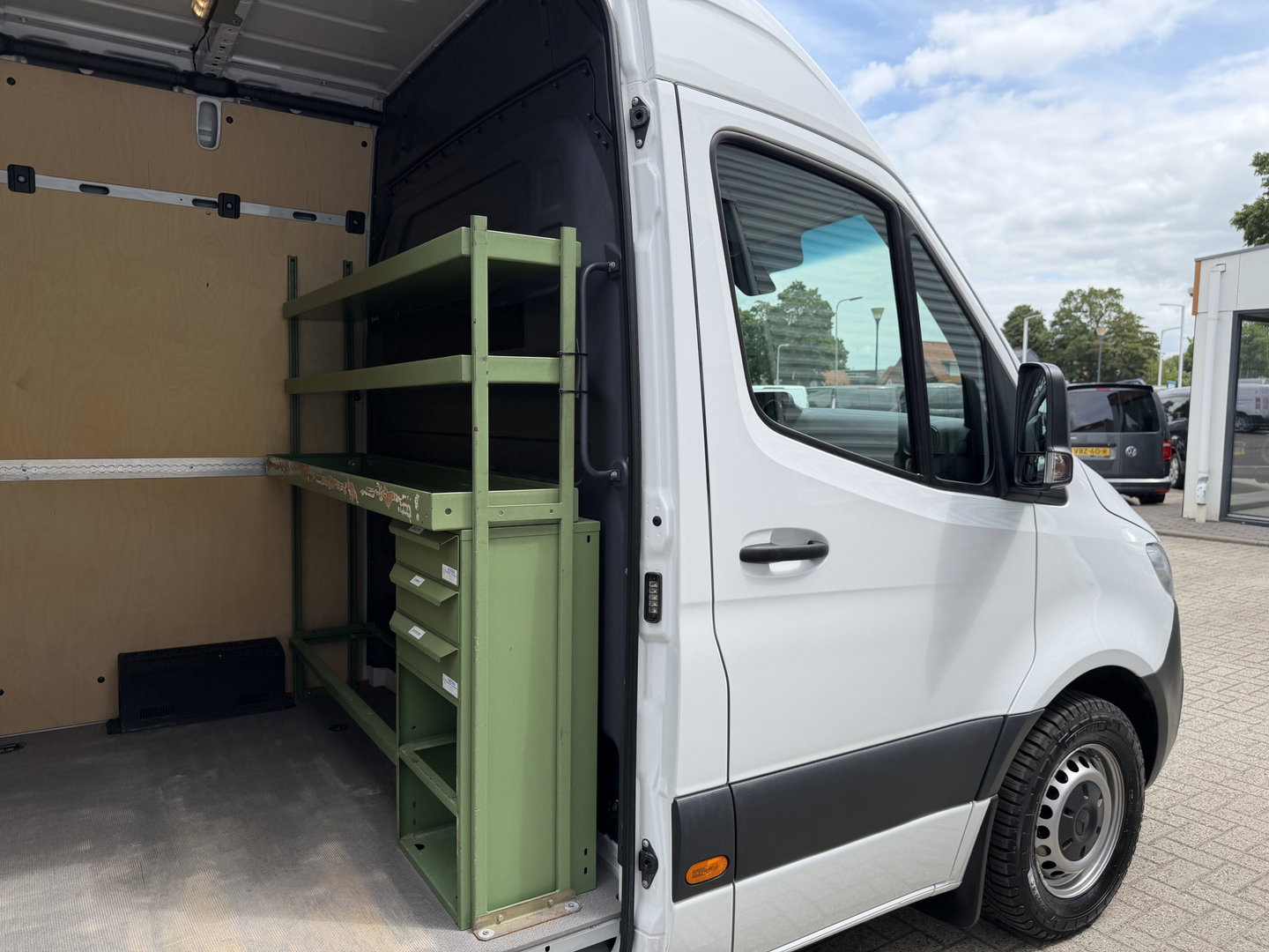 Mercedes-Benz Sprinter 314 2.2 CDI L2H2 automaat / vaste prijs rijklaar € 20.950 ex btw / euro 6 / bpm vrij / lease vanaf € 342 / leer / cruise en climate control / camera / standkachel / ingerichte laaruimte !