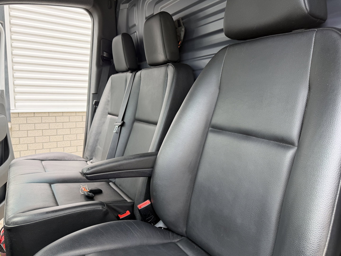 Mercedes-Benz Sprinter 314 2.2 CDI L2H2 automaat / vaste prijs rijklaar € 20.950 ex btw / euro 6 / bpm vrij / lease vanaf € 342 / leer / cruise en climate control / camera / standkachel / ingerichte laaruimte !