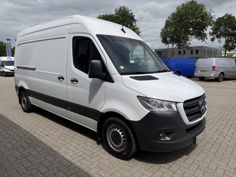 Mercedes-Benz Sprinter 314 2.2 CDI L2H2 automaat / vaste prijs rijklaar € 20.950 ex btw / euro 6 / bpm vrij / lease vanaf € 342 / leer / cruise en climate control / camera / standkachel / ingerichte laaruimte !