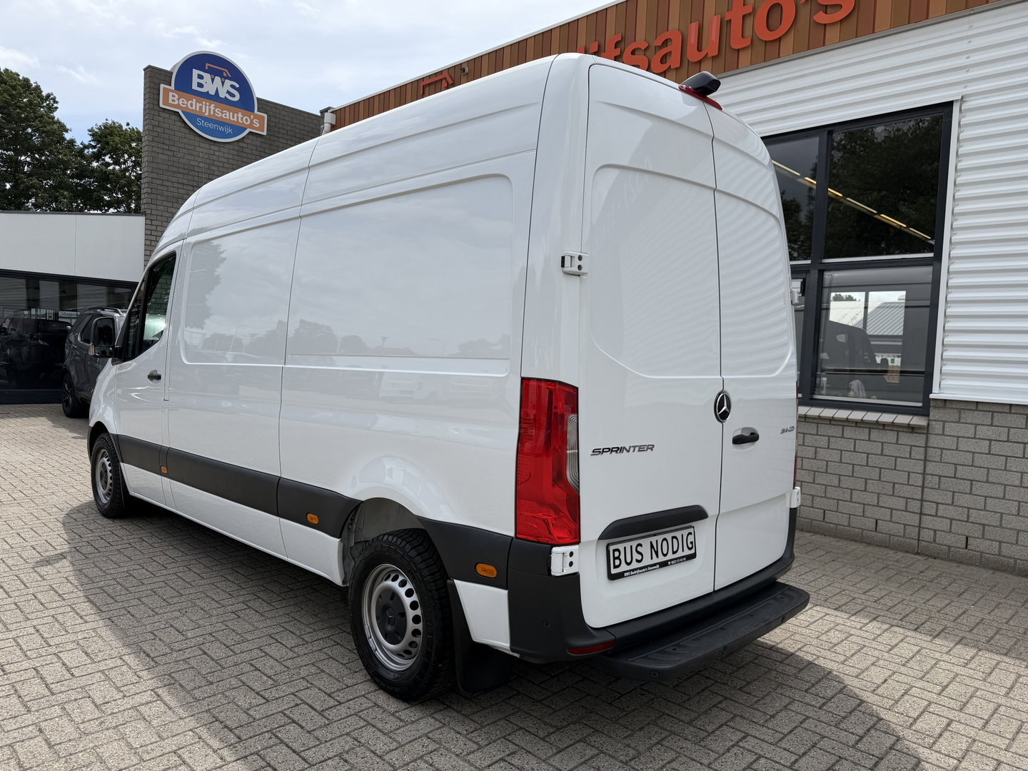Mercedes-Benz Sprinter 314 2.2 CDI L2H2 automaat / vaste prijs rijklaar € 20.950 ex btw / euro 6 / bpm vrij / lease vanaf € 342 / leer / cruise en climate control / camera / standkachel / ingerichte laaruimte !