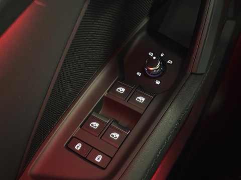 Audi A3 Limousine 2.0 TFSI S3 quattro | 310 PK! | Panoramadak | Apple Carplay | Android Auto | Camera | Sfeerverlichting | Lane Assist | Adaptieve Cruise Control | LED | DAB | Navigatie |