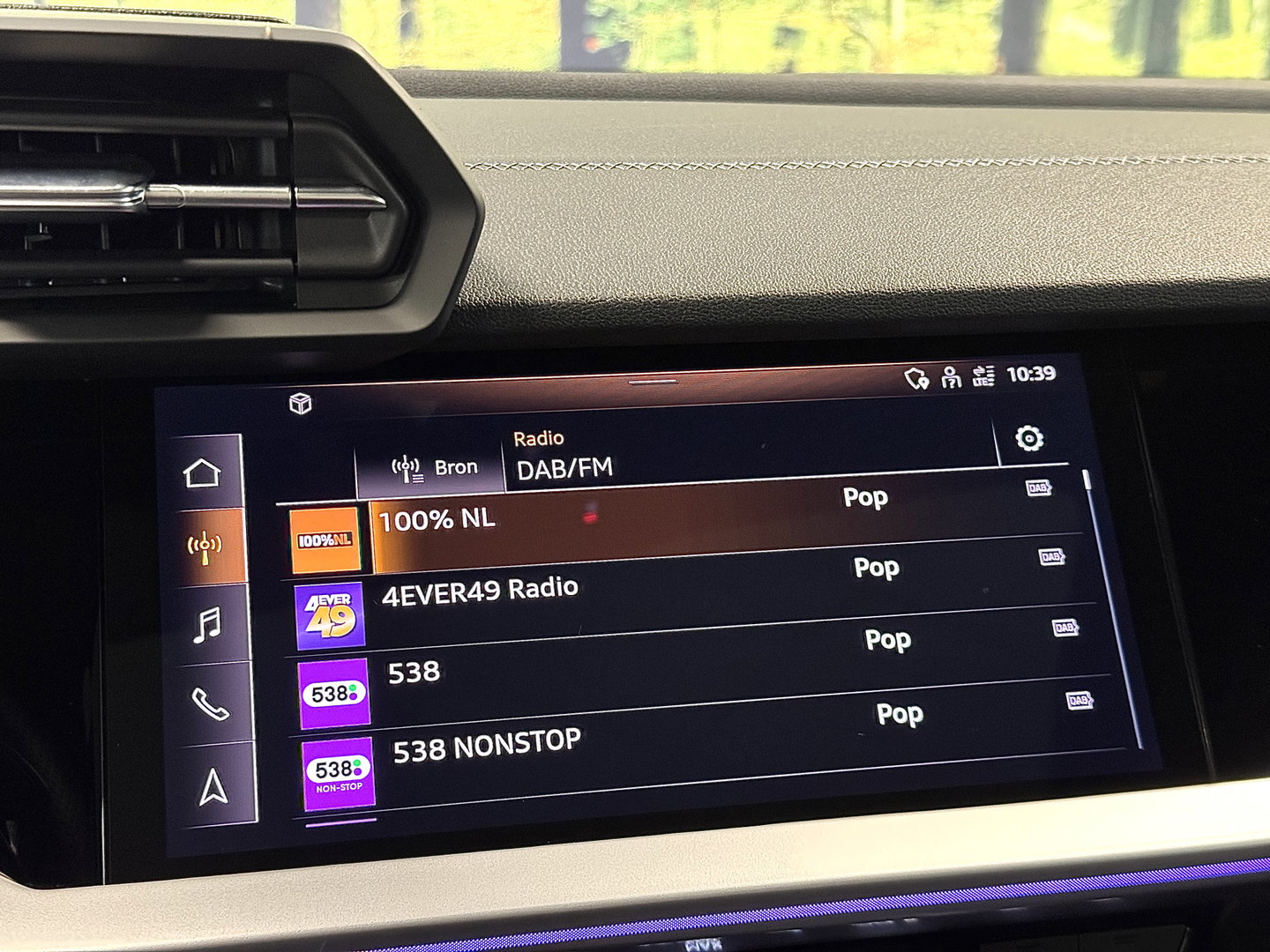 Audi A3 Limousine 2.0 TFSI S3 quattro | 310 PK! | Panoramadak | Apple Carplay | Android Auto | Camera | Sfeerverlichting | Lane Assist | Adaptieve Cruise Control | LED | DAB | Navigatie |
