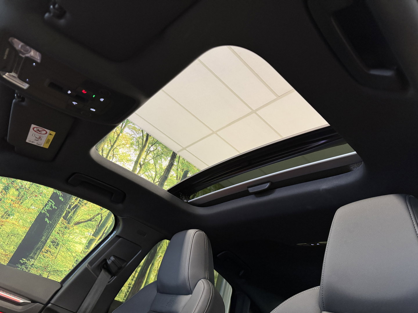 Audi A3 Limousine 2.0 TFSI S3 quattro | 310 PK! | Panoramadak | Apple Carplay | Android Auto | Camera | Sfeerverlichting | Lane Assist | Adaptieve Cruise Control | LED | DAB | Navigatie |