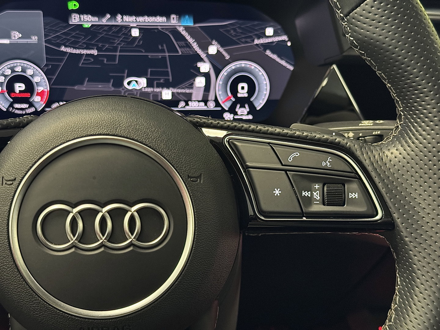 Audi A3 Limousine 2.0 TFSI S3 quattro | 310 PK! | Panoramadak | Apple Carplay | Android Auto | Camera | Sfeerverlichting | Lane Assist | Adaptieve Cruise Control | LED | DAB | Navigatie |