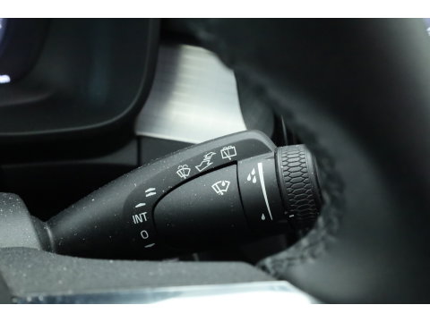 Volvo XC40 1.5 T5 Plug-in hybrid Plus Dark | Pano-dak | Trekhaak | ACC | H&K Audio |  Stoel + stuurverw. | Camera |  Elek. stoelen |