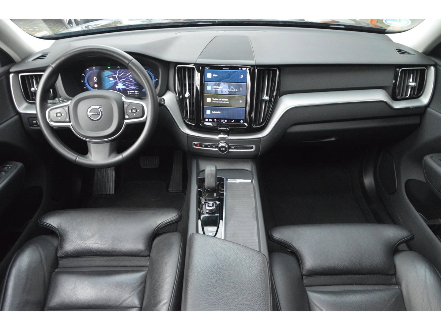 Volvo XC60 T6 hybride AWD Long Range | Panoramadak | 360 Camera | Trekhaak | Stoel + Stuur Verwarmd | Memory stoelen | VOC |
