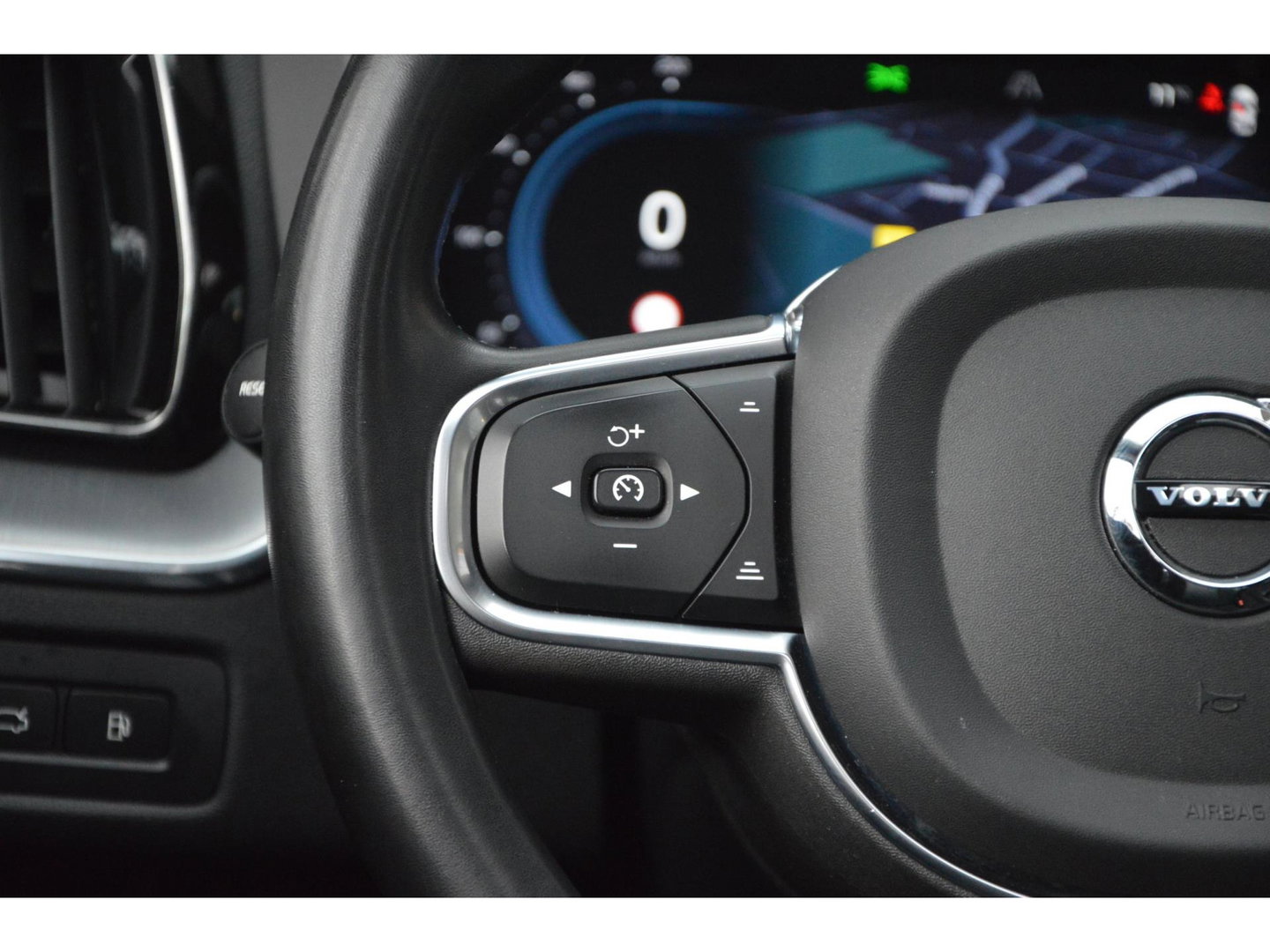 Volvo XC60 T6 hybride AWD Long Range | Panoramadak | 360 Camera | Trekhaak | Stoel + Stuur Verwarmd | Memory stoelen | VOC |