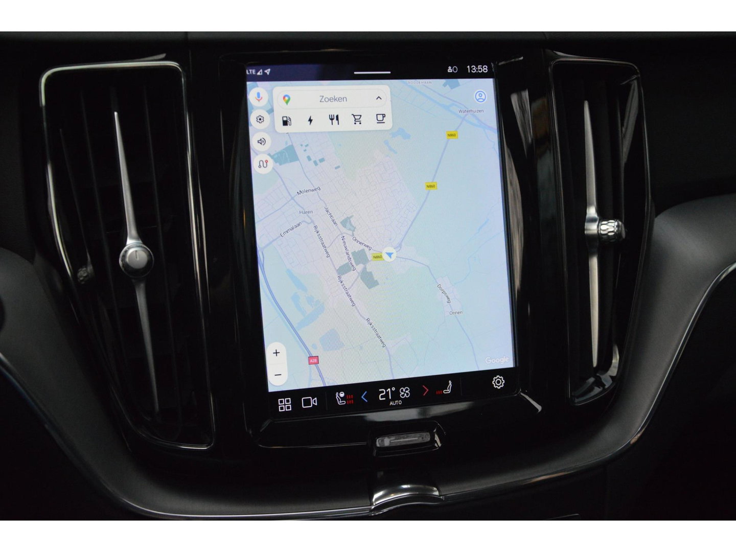 Volvo XC60 T6 hybride AWD Long Range | Panoramadak | 360 Camera | Trekhaak | Stoel + Stuur Verwarmd | Memory stoelen | VOC |