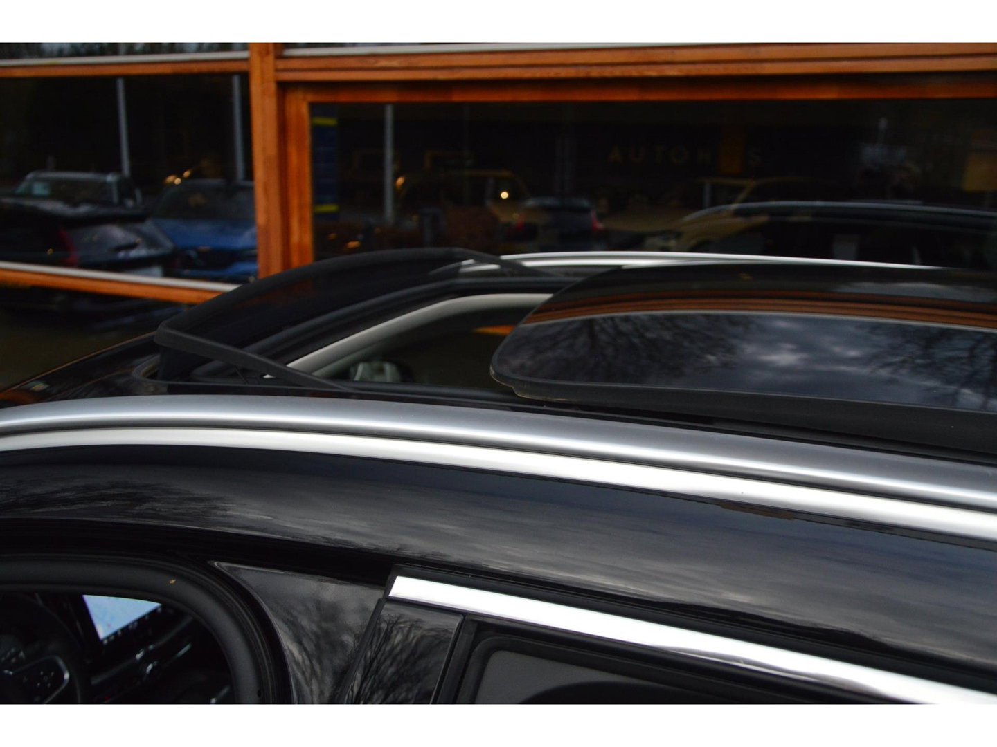 Volvo XC60 T6 hybride AWD Long Range | Panoramadak | 360 Camera | Trekhaak | Stoel + Stuur Verwarmd | Memory stoelen | VOC |