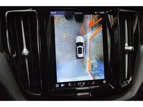 Volvo XC60 T6 hybride AWD Long Range | Panoramadak | 360 Camera | Trekhaak | Stoel + Stuur Verwarmd | Memory stoelen | VOC |
